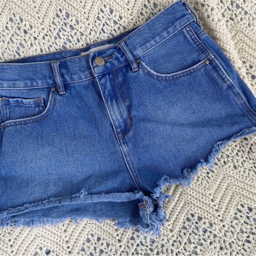 Bullhead High Rise Shorts 28w High Waisted Jean Denim Cut Off Daisy Dukes Frayed